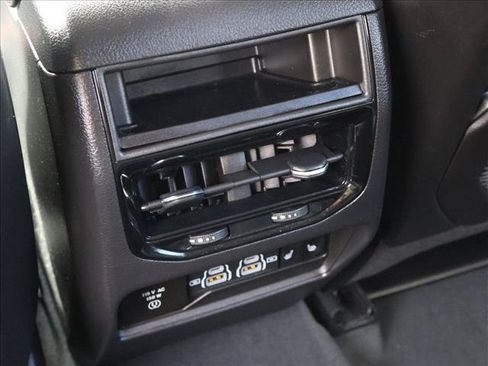 Used 2023 Jeep Grand Cherokee Limited w/ Luxury Tech Group II AWD/4WD image 24