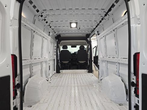 Used 2025 RAM ProMaster 3500 w/ Convenience Group FWD image 13