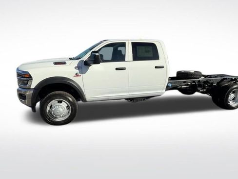 New 2026 RAM 5500 Tradesman w/ Chrome Appearance Group AWD/4WD image 34