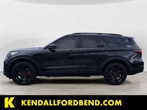 Certified 2022 Ford Explorer ST w/ ST Street Pack image 2