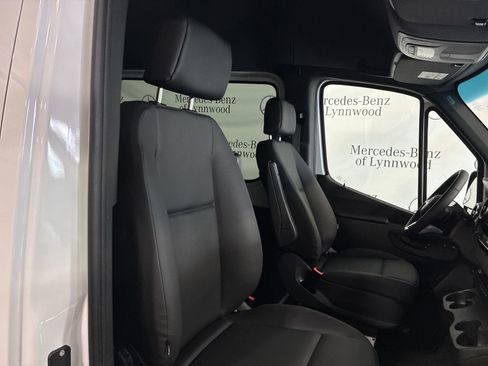 New 2025 Mercedes-Benz Sprinter 2500 image 18