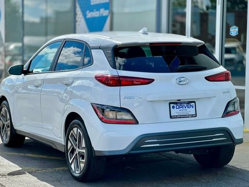 Used 2022 Hyundai Kona SEL w/ Convenience Package image 3
