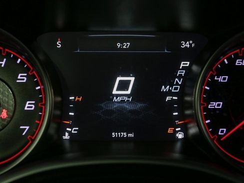 Used 2017 Dodge Charger SXT image 32