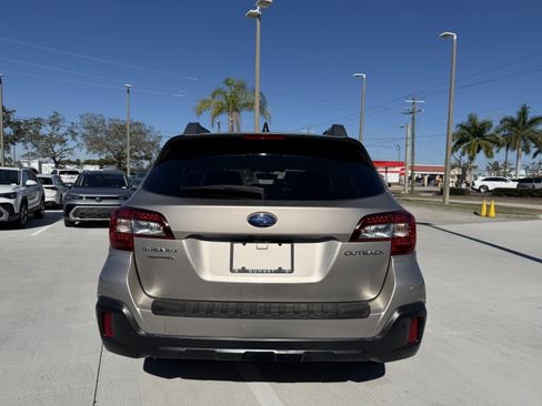 Used 2019 Subaru Outback 2.5i Limited image 4