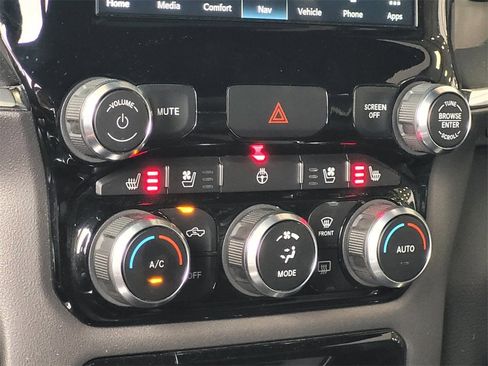 Used 2024 RAM 1500 Laramie image 22