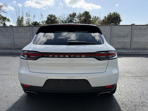 Certified 2021 Porsche Macan image 11