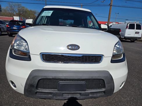 Used 2010 Kia Soul + image 3