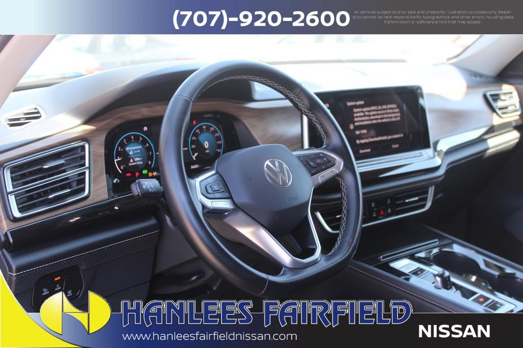 Used 2025 Volkswagen Atlas SE FWD image 12
