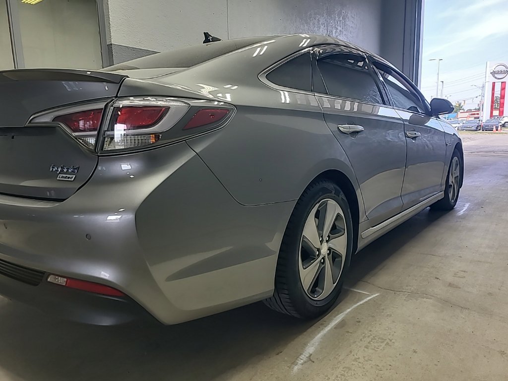 Used 2017 Hyundai Sonata Limited w/ Ultimate Package 02 FWD image 5