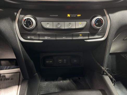 Used 2019 Hyundai Santa Fe SE AWD/4WD image 28