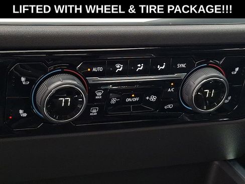 Used 2023 Chevrolet Silverado 1500 LT Trail Boss w/ LT Trail Boss Premium Package AWD/4WD image 21