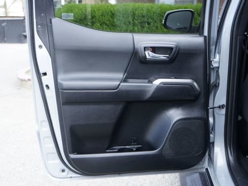 Used 2021 Toyota Tacoma TRD Sport RWD image 32