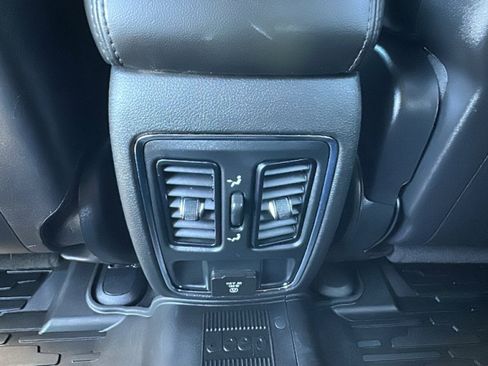 Used 2021 Jeep Grand Cherokee Laredo X image 25