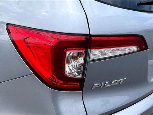 Used 2019 Honda Pilot Touring image 30