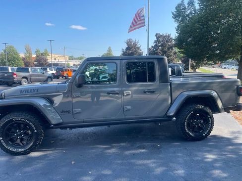 Used 2022 Jeep Gladiator Sport AWD/4WD image 1