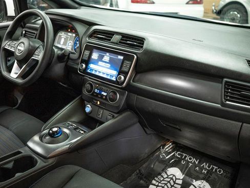 Used 2024 Nissan Leaf S image 13