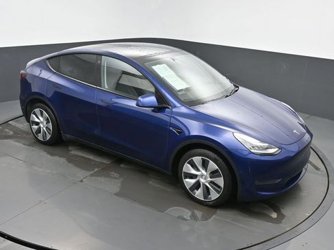 Used 2020 Tesla Model Y Long Range image 15