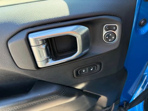 Used 2021 Jeep Wrangler Unlimited Sahara image 11