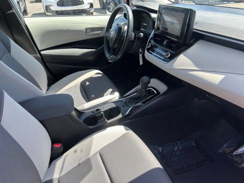 Used 2025 Toyota Corolla LE FWD image 13