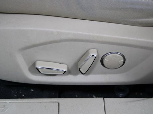 Used 2014 Ford Fusion SE FWD image 14