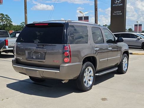 Used 2013 GMC Yukon Denali RWD image 5