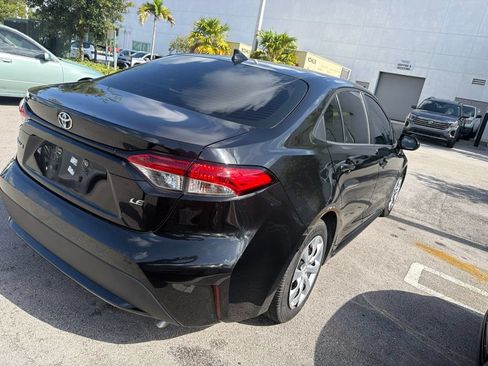 Used 2020 Toyota Corolla LE FWD image 6