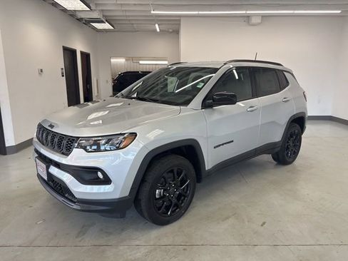 New 2026 Jeep Compass Latitude image 3