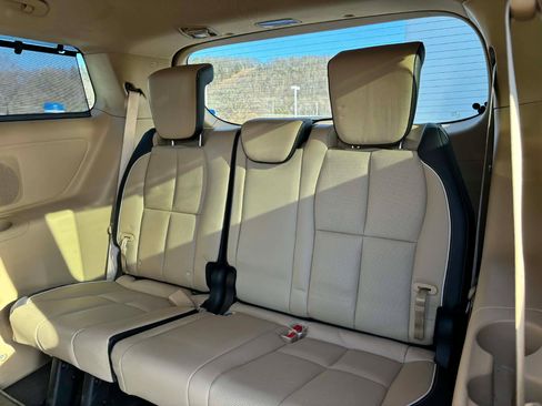 Used 2015 Kia Sedona SX image 13