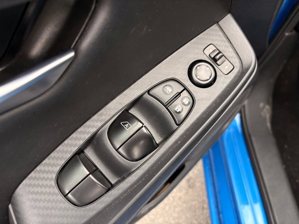 Used 2025 Nissan Sentra SV FWD image 11