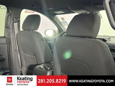 Used 2025 GMC Acadia Elevation image 18