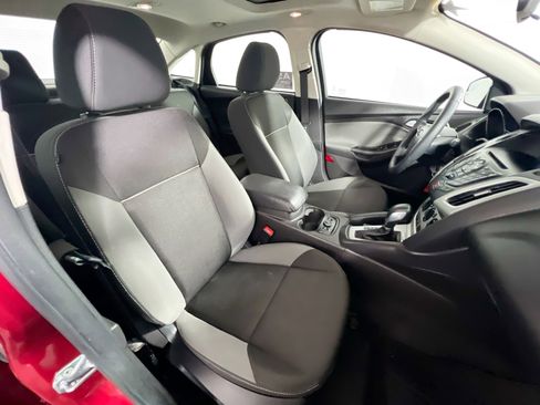 Used 2014 Ford Focus SE w/ SE Winter Package image 30