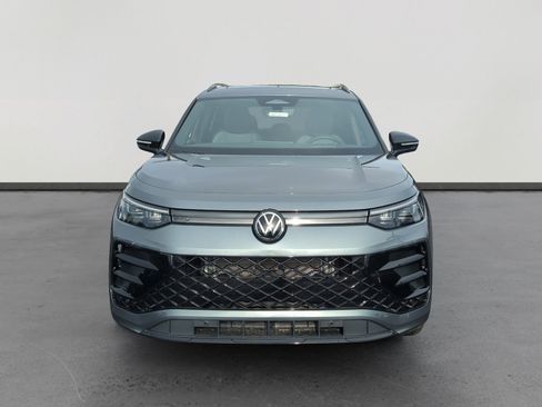 New 2026 Volkswagen Tiguan SE R-Line image 8