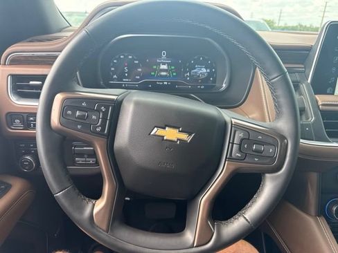 Used 2024 Chevrolet Suburban High Country AWD/4WD image 7