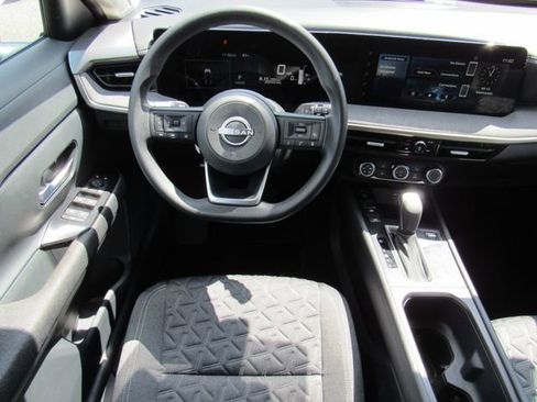 Certified 2025 Nissan Kicks SV w/ SV Premium Package FWD image 17