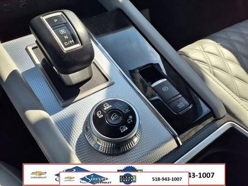 Used 2024 Mitsubishi Outlander SEL AWD/4WD image 23