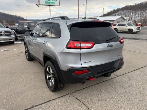 Used 2014 Jeep Cherokee Trailhawk image 5