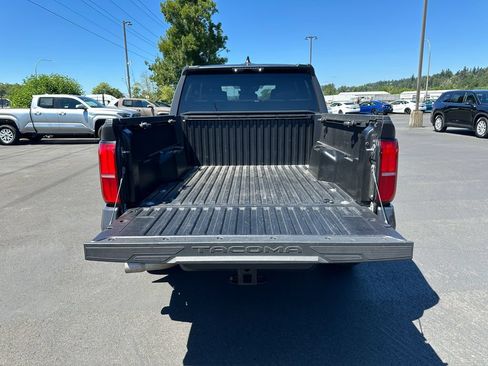 Used 2024 Toyota Tacoma SR5 AWD/4WD image 11