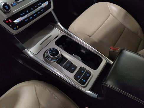 Used 2024 Ford Explorer XLT w/ Equipment Group 202A image 26