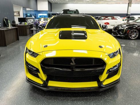 Used 2021 Ford Mustang Shelby GT500 w/ Technology Package RWD image 2
