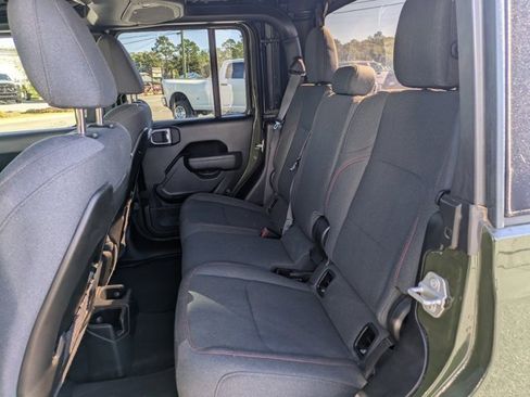 Used 2024 Jeep Gladiator Rubicon w/ Technology Group image 14