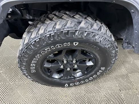 Used 2023 Jeep Wrangler Unlimited w/ Cold Weather Group image 9