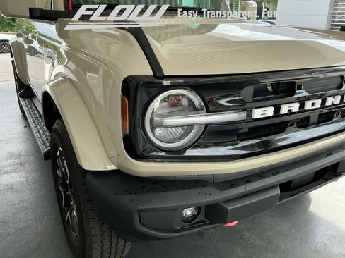Used 2025 Ford Bronco Outer Banks AWD/4WD image 28
