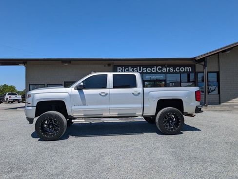 Used 2017 Chevrolet Silverado 1500 LT w/ All Star Edition AWD/4WD image 11