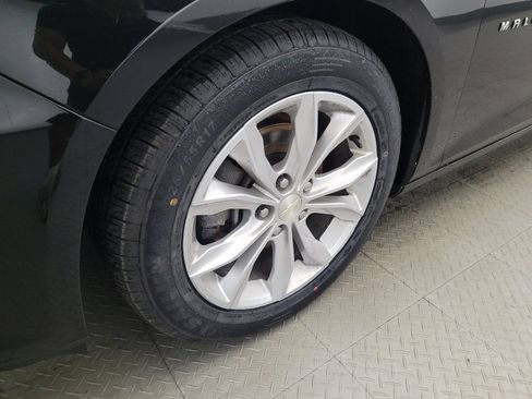Used 2019 Chevrolet Malibu LT w/ Leather Package FWD image 31