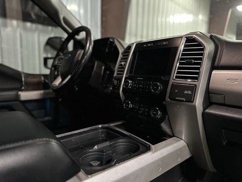 Used 2017 Ford F250 Lariat w/ Lariat Ultimate Package image 6