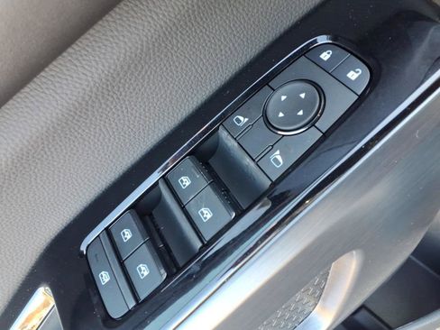 New 2026 Nissan Pathfinder SL image 17