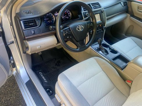 Used 2017 Toyota Camry LE FWD image 18