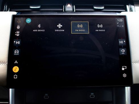 Used 2025 Land Rover Discovery Sport Dynamic SE image 31