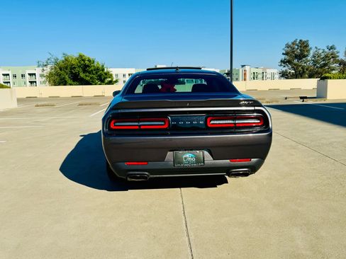 Used 2016 Dodge Challenger SRT w/ Technology Group image 11