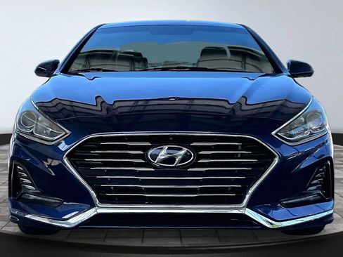 Used 2018 Hyundai Sonata SE w/ Cargo Package FWD image 2
